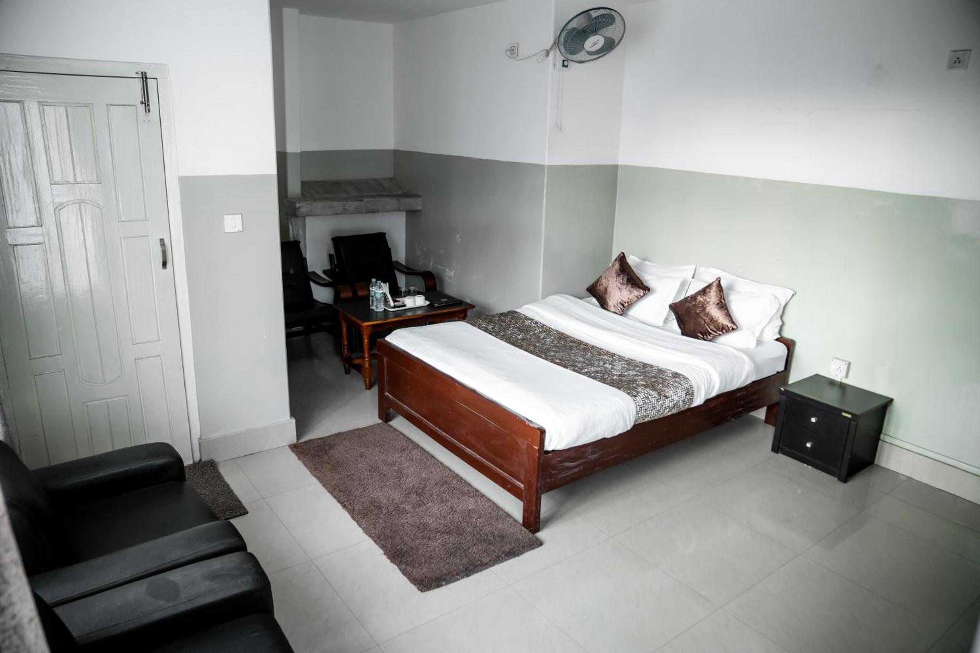 2K Hotel Kohima Екстериор снимка
