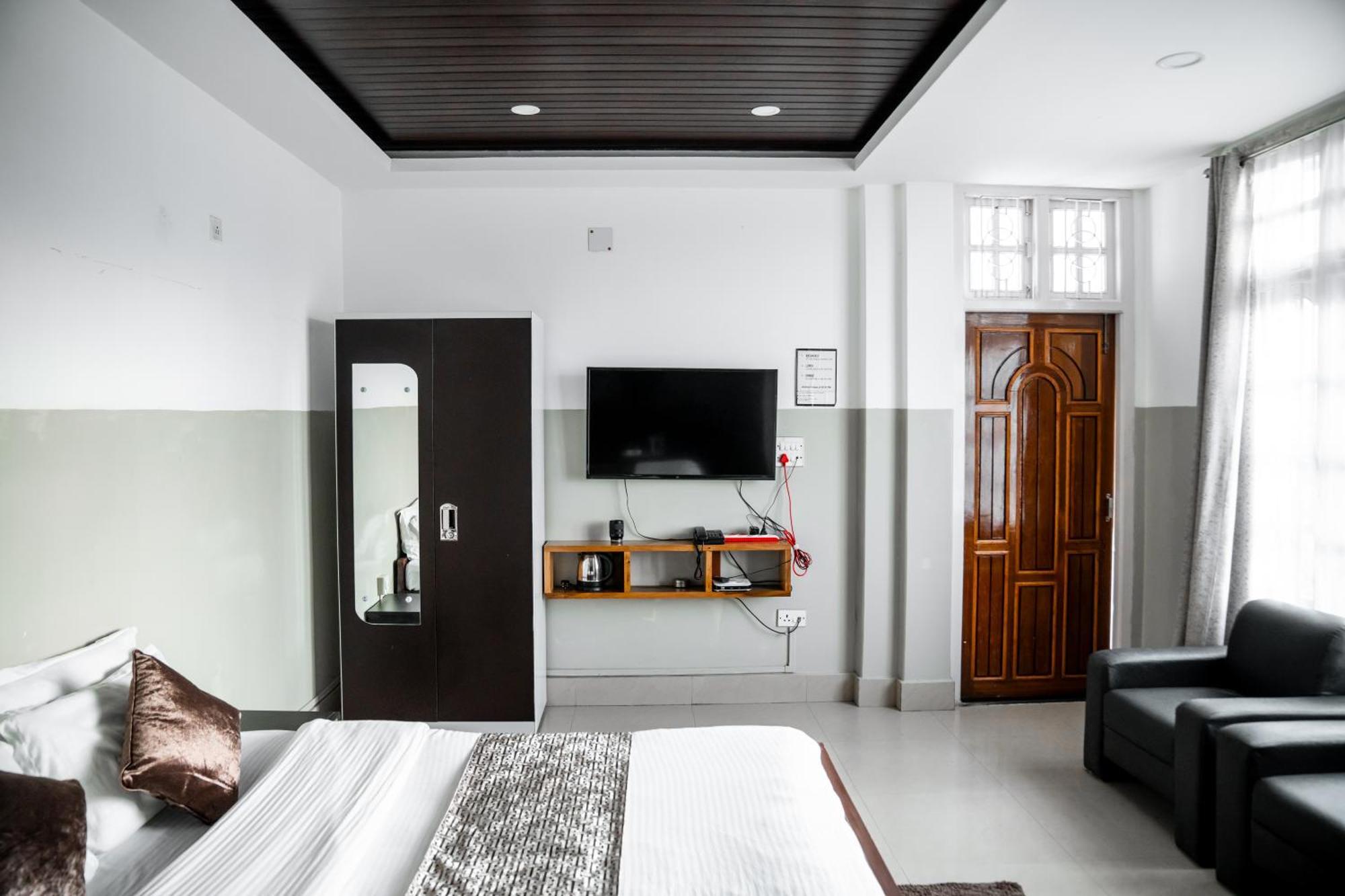 2K Hotel Kohima Екстериор снимка