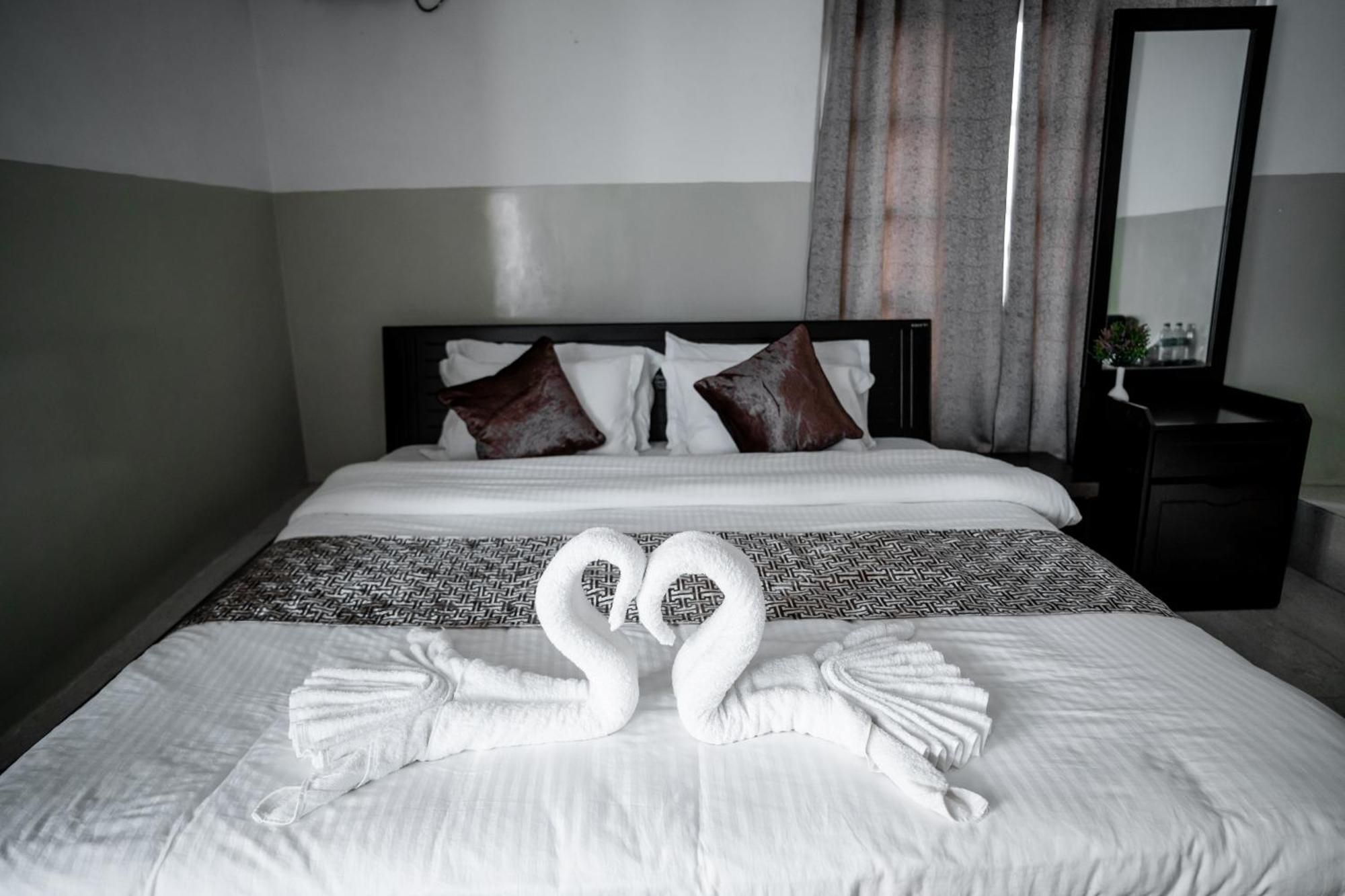 2K Hotel Kohima Екстериор снимка
