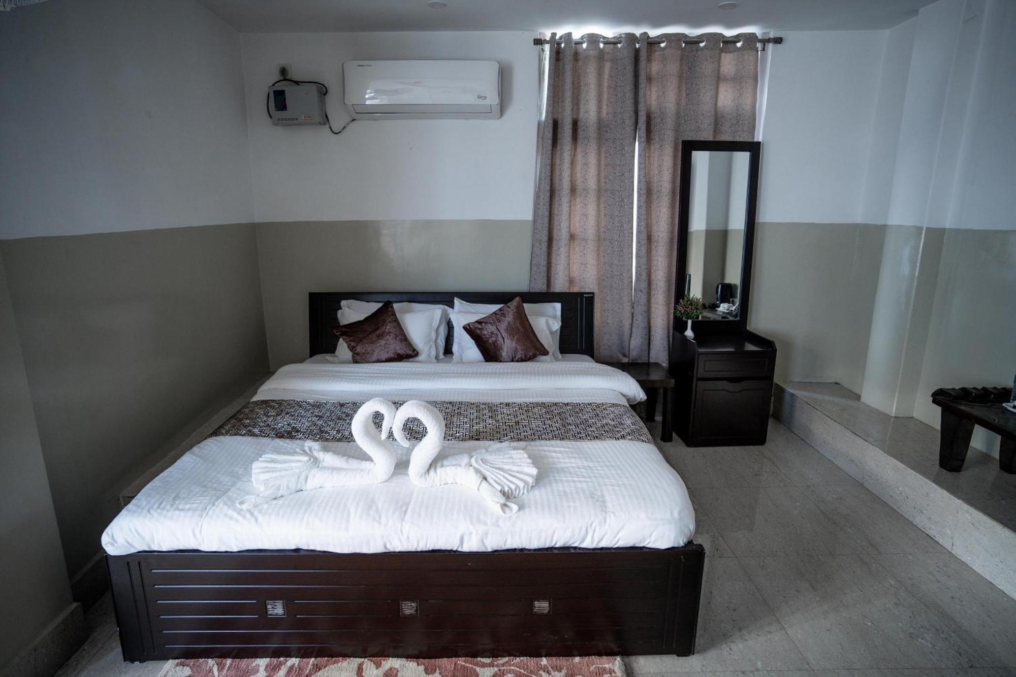 2K Hotel Kohima Екстериор снимка